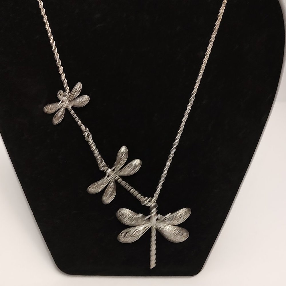 Retro Dragonfly Pendant Necklace.12.5" long. Silver